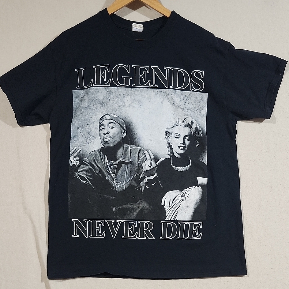 Vintage Gildan Tupac and‎ Marilyn Monroe Legends Never Die Black Graphic T Large